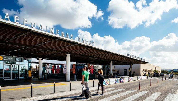 image Man arrested for presenting fake ID at passport control
