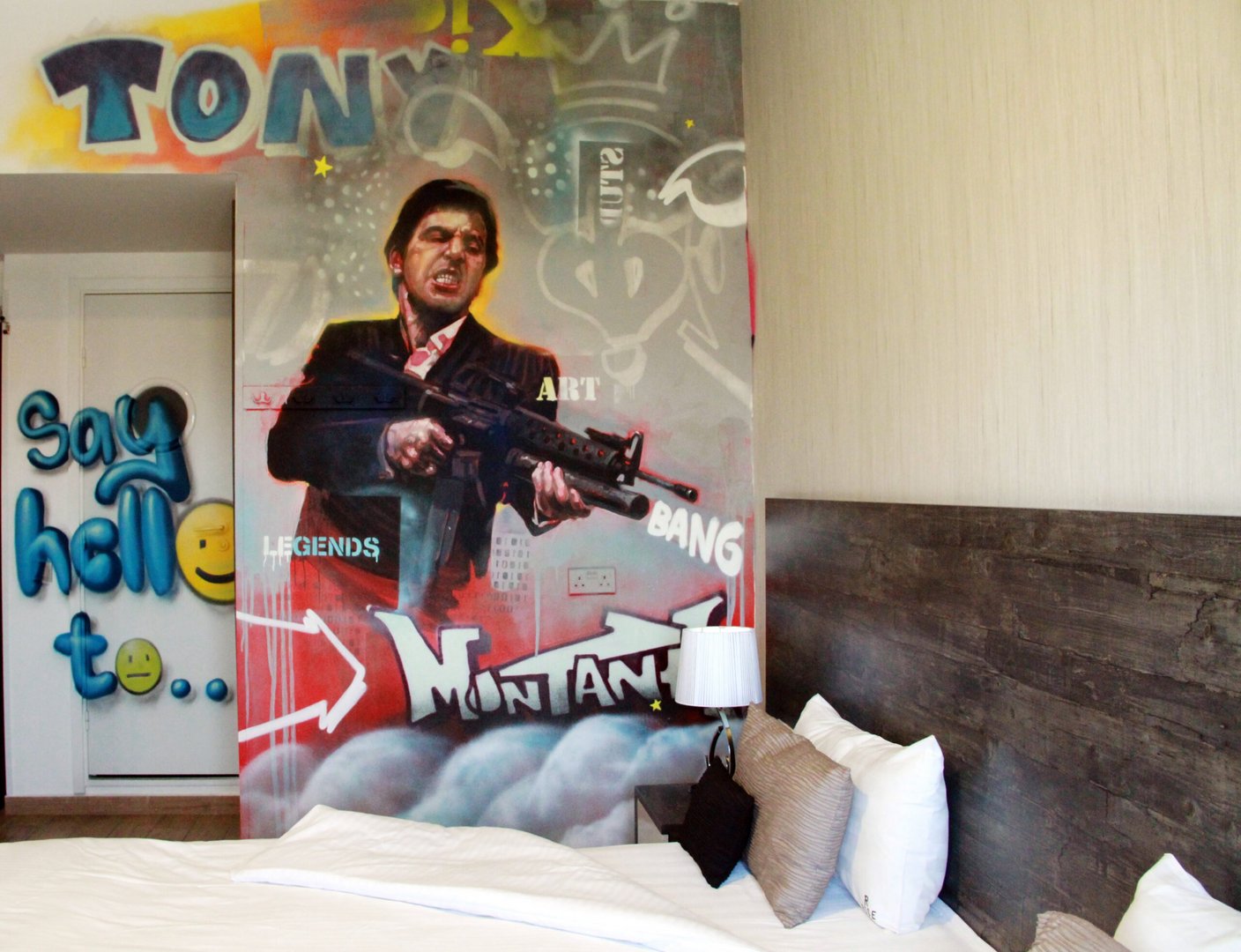 feature gina the al pacino 'scarface' room