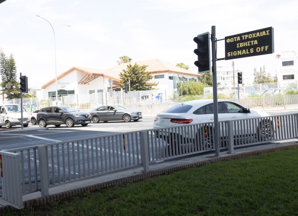 image Smart traffic lights to be installed in 125 locations in Nicosia and Limassol