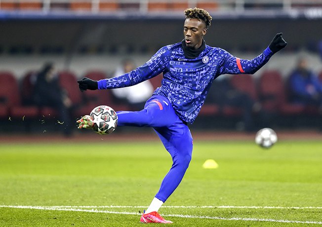 image Roma sign striker Abraham from Chelsea