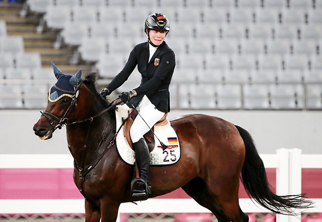 image Germany&#8217;s modern pentathlon coach disqualified after punching horse