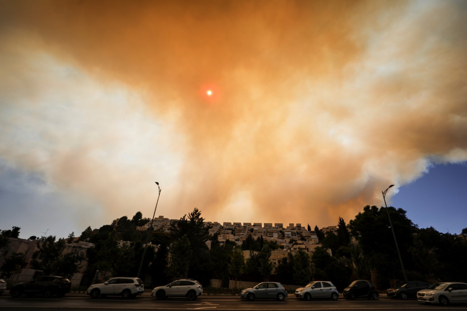 image Israel seeks help from abroad to battle fires near Jerusalem (Updated)