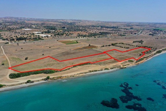 image Gordian: Property ideal for tourist development in Mazotos, Larnaca