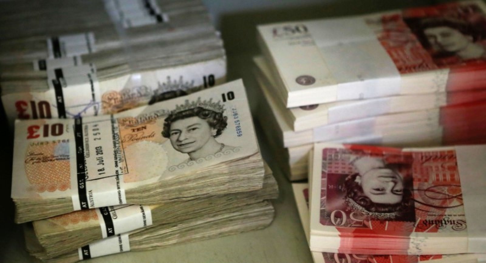 image Pound set for worst week in months as euro gains