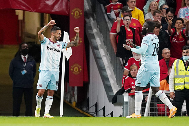 image Man United out of League Cup, Chelsea and Spurs through on penalties