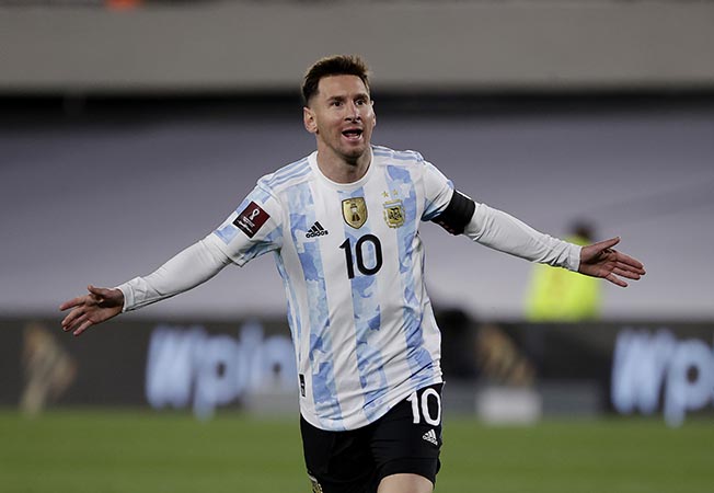 image Messi overtakes Pele with hat-trick as Argentina beat Bolivia