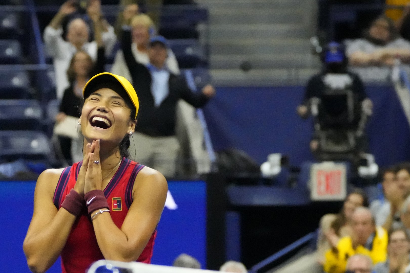 image Raducanu and Fernandez stun their opponents to set up all-teenager US Open final