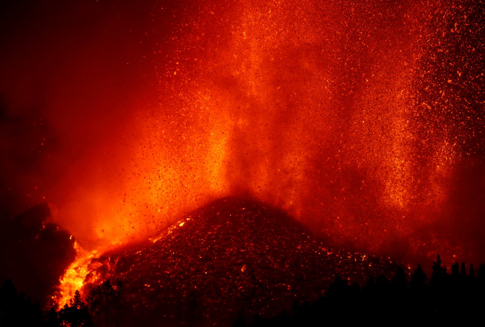 image Volcano erupts on La Palma in Spanish Canary Islands (Update)