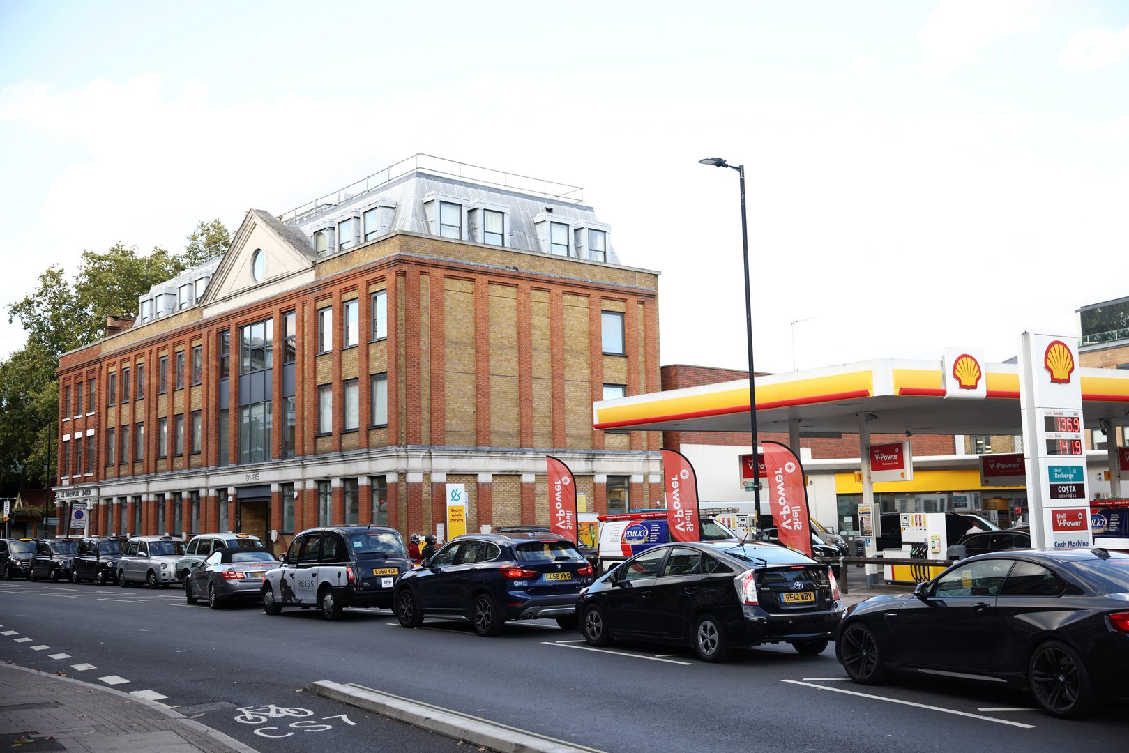 image As fuel pumps remain dry, UK&#8217;s Johnson says plans in place for supply chains