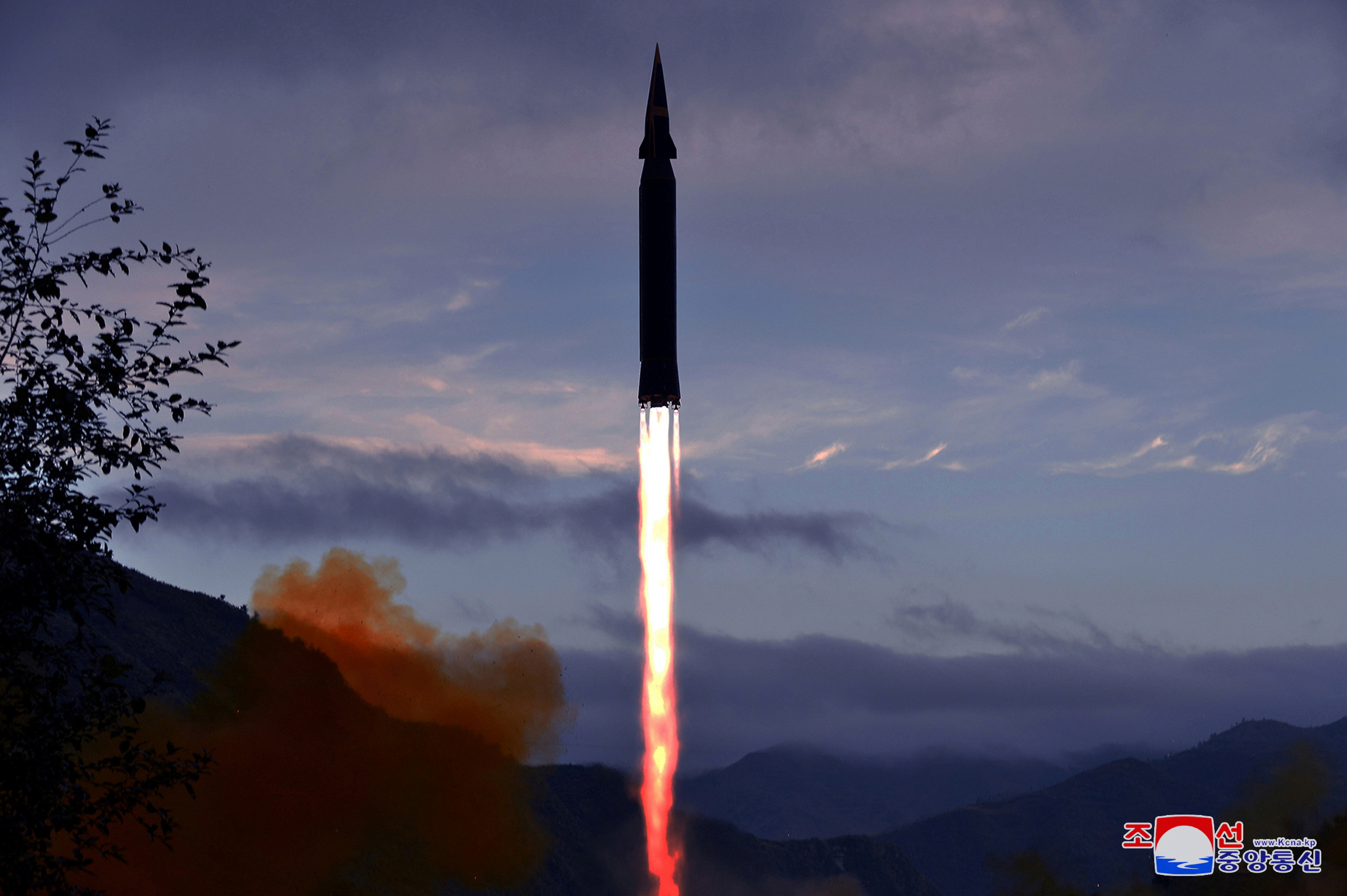 image N.Korea joins race for new hypersonic missile with latest test