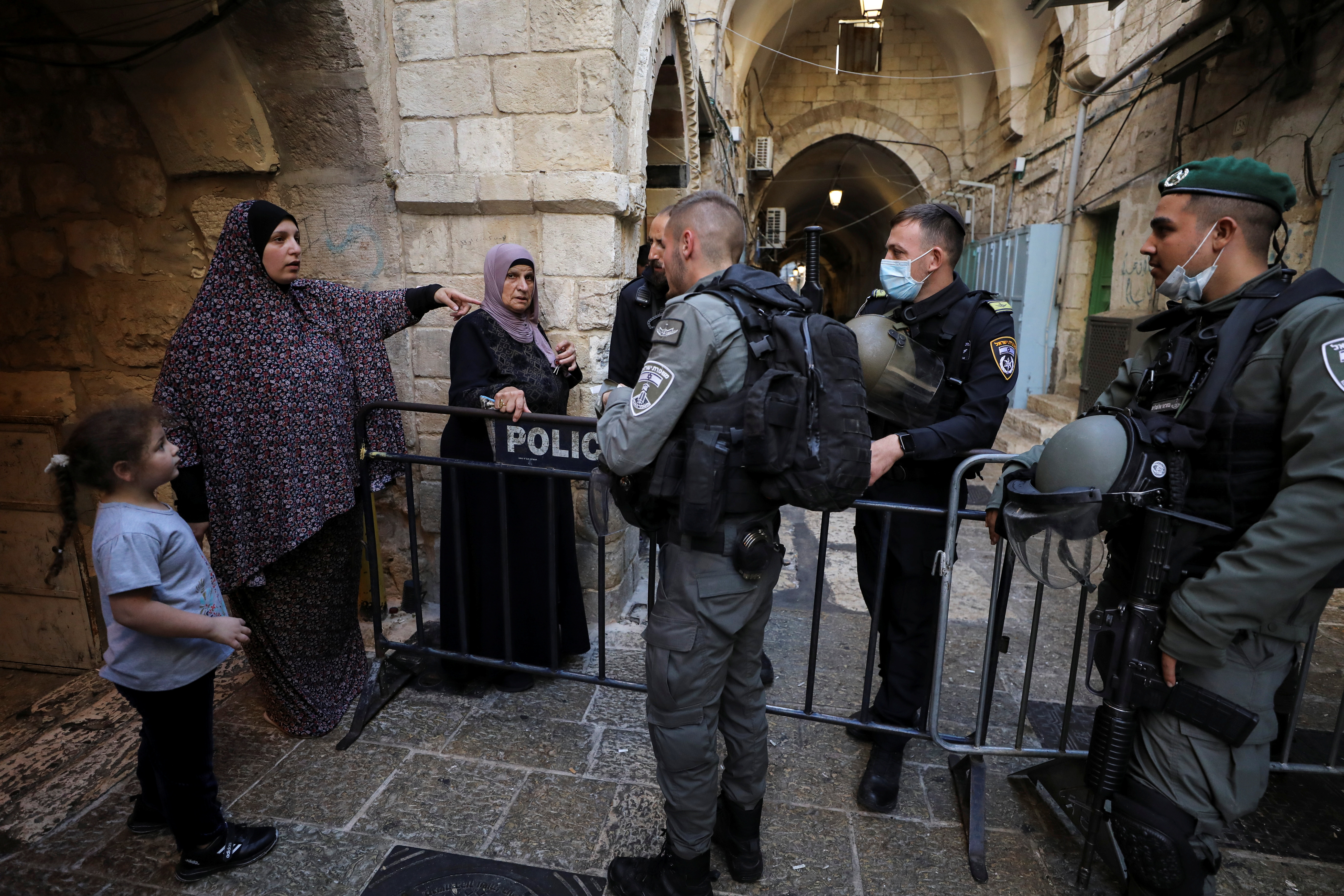 image Israeli forces kill Palestinian gunman, woman assailant