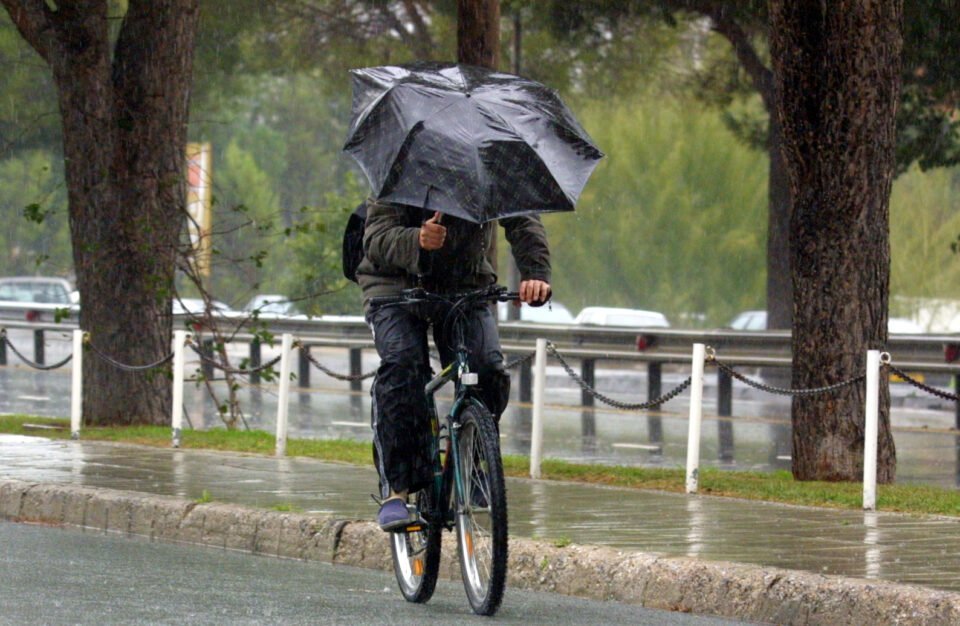 image Weather ‘seers’ forecast a rainy winter