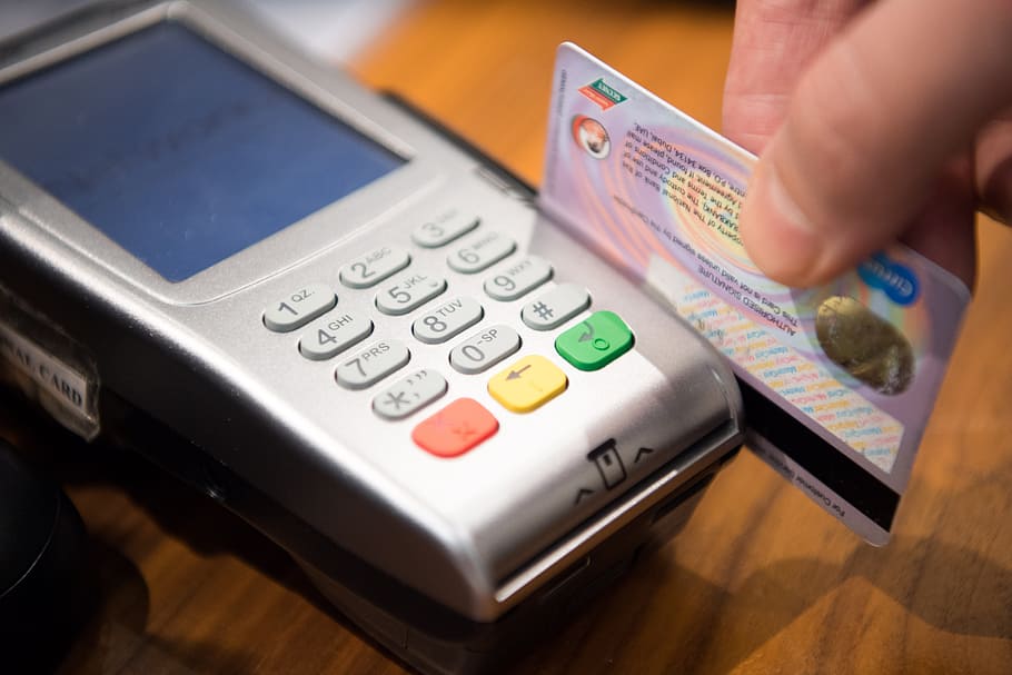 image Plastic money as an alternative becomes compulsory for businesses