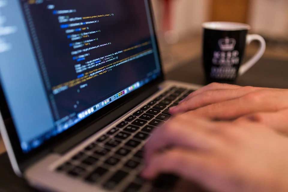 image Police investigate €38,000 online fraud