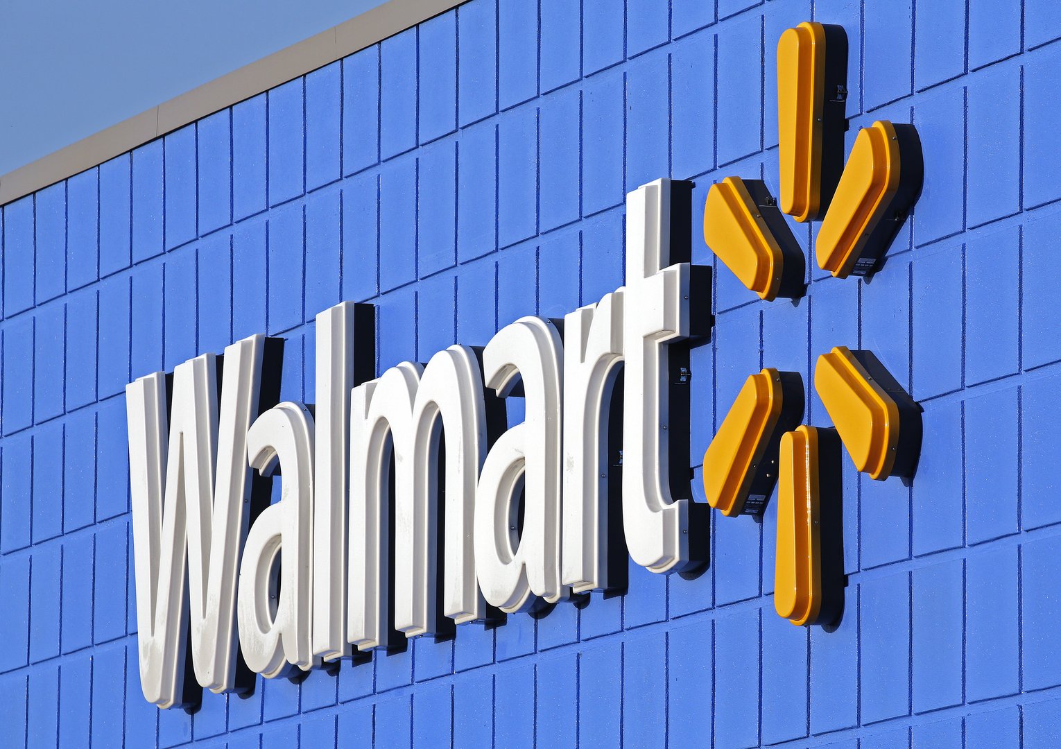image Walmart sued by employee over deadly Virginia shooting