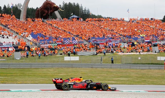 image Verstappen’s ‘orange army’ ready to party at Zandvoort
