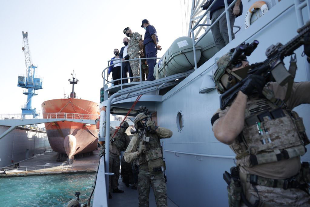 ΥΠΟΥΡΓΟΣ ΑΜΥΝΑΣ ΑΡΧΗΓΟΣ ΕΘΝΙΚΗΣ ΦΡΟΥΡΑΣ ΠΡΕΣΒΕΙΡΑ ΗΠΑ ΣΥΝΕΚΠΑΙΔΕΥΣΗ ΕΙΔΙΚΩΝ ΕΠΙΧΕΙΡΗΣΕΩΝ ΕΘΝΙΚΗΣ ΦΡΟΥΡΑΣ ΚΑΙ navy seals