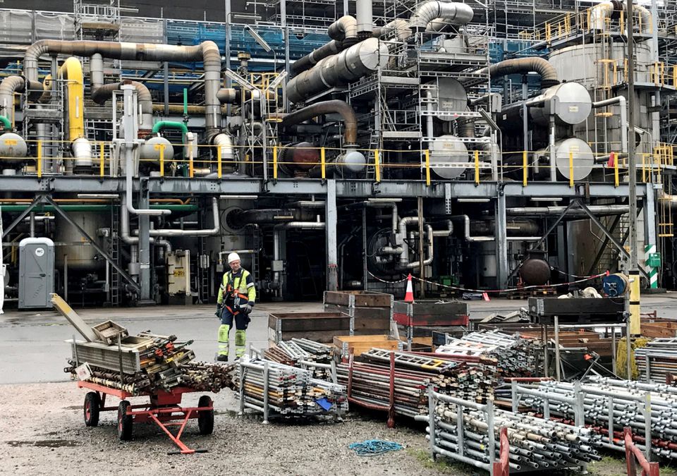 image Soaring gas prices ripple through heavy industry, supply chains