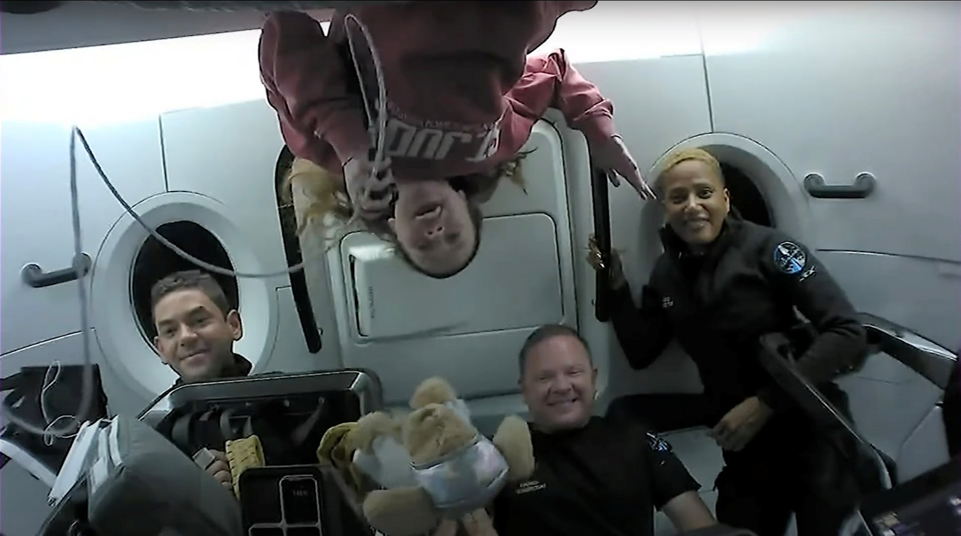 image SpaceX capsule with world&#8217;s first all-civilian orbital crew set for splashdown