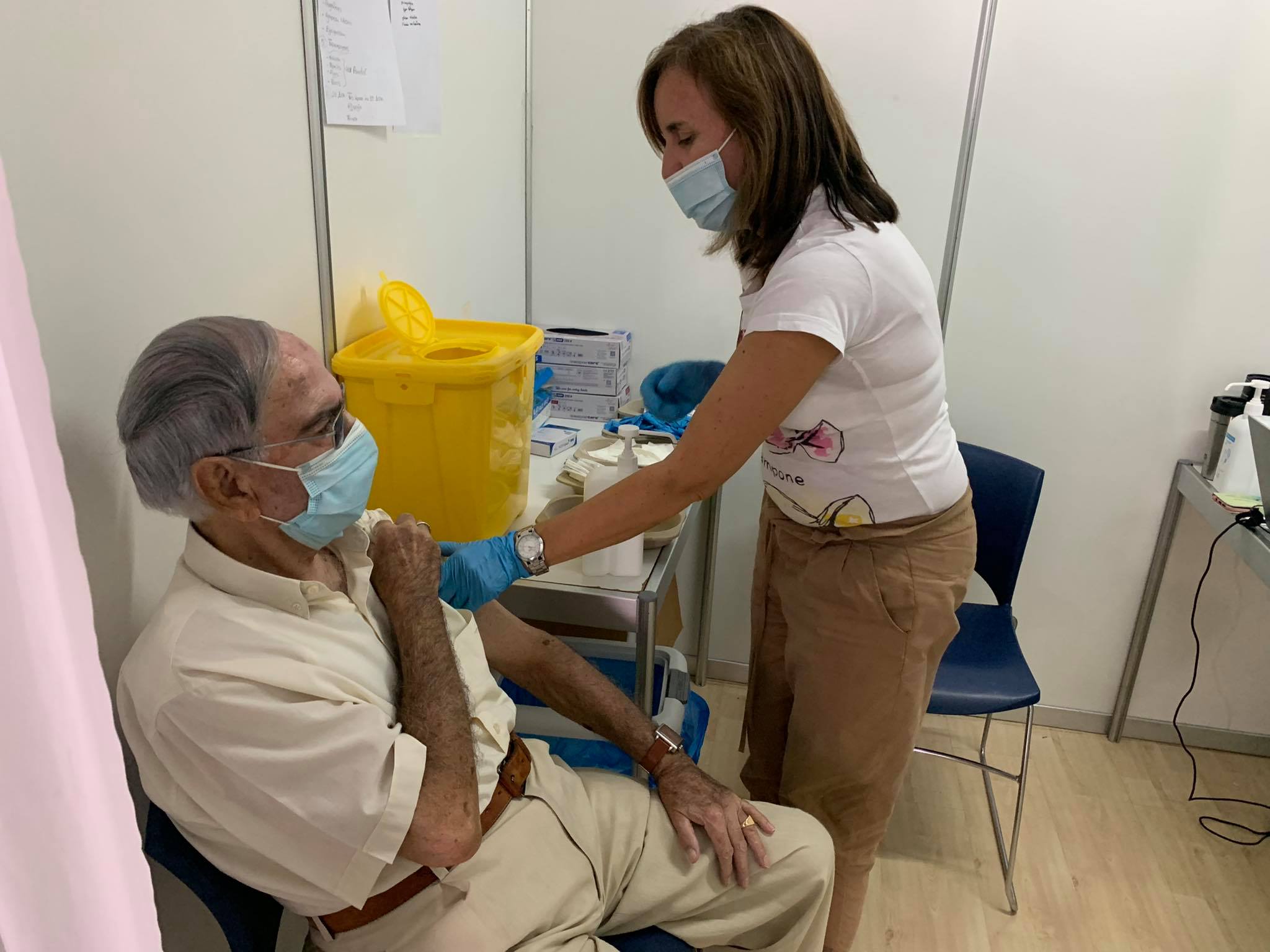 image Coronavirus: Booster shots for over-83s from Monday