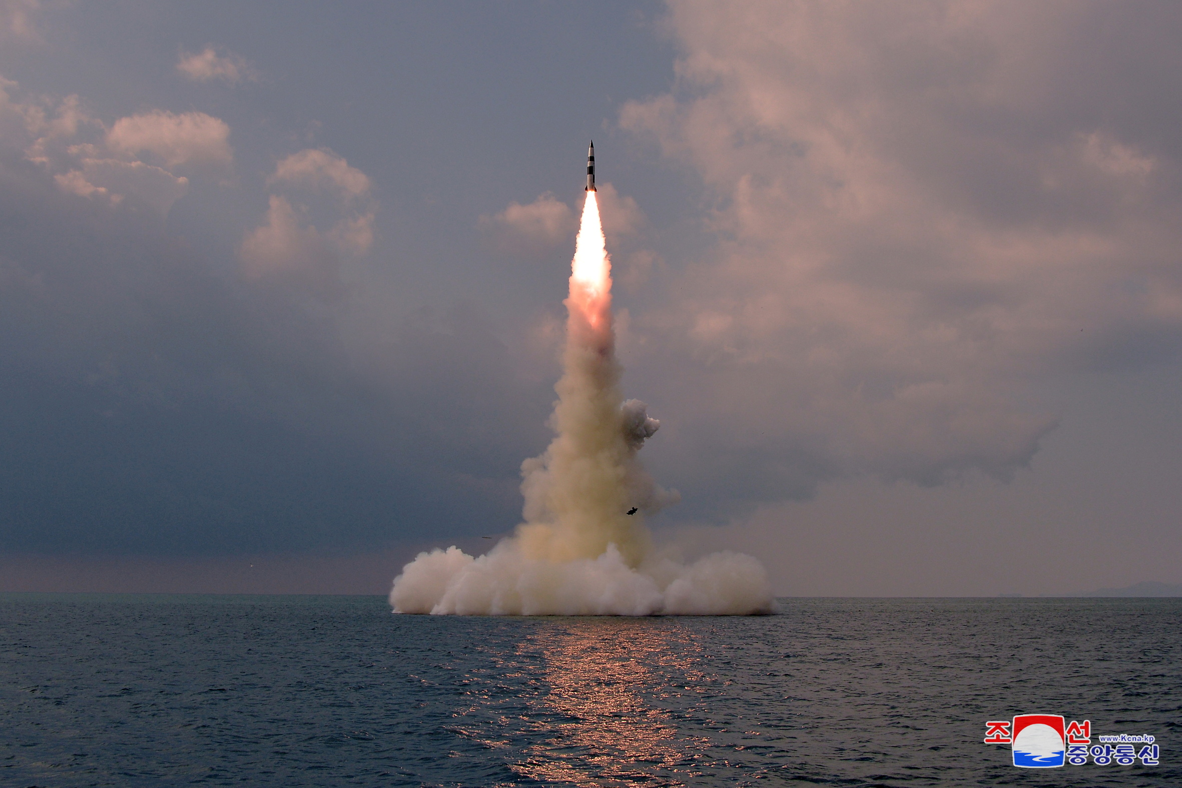 image N.Korea confirms submarine launch of new ballistic missile