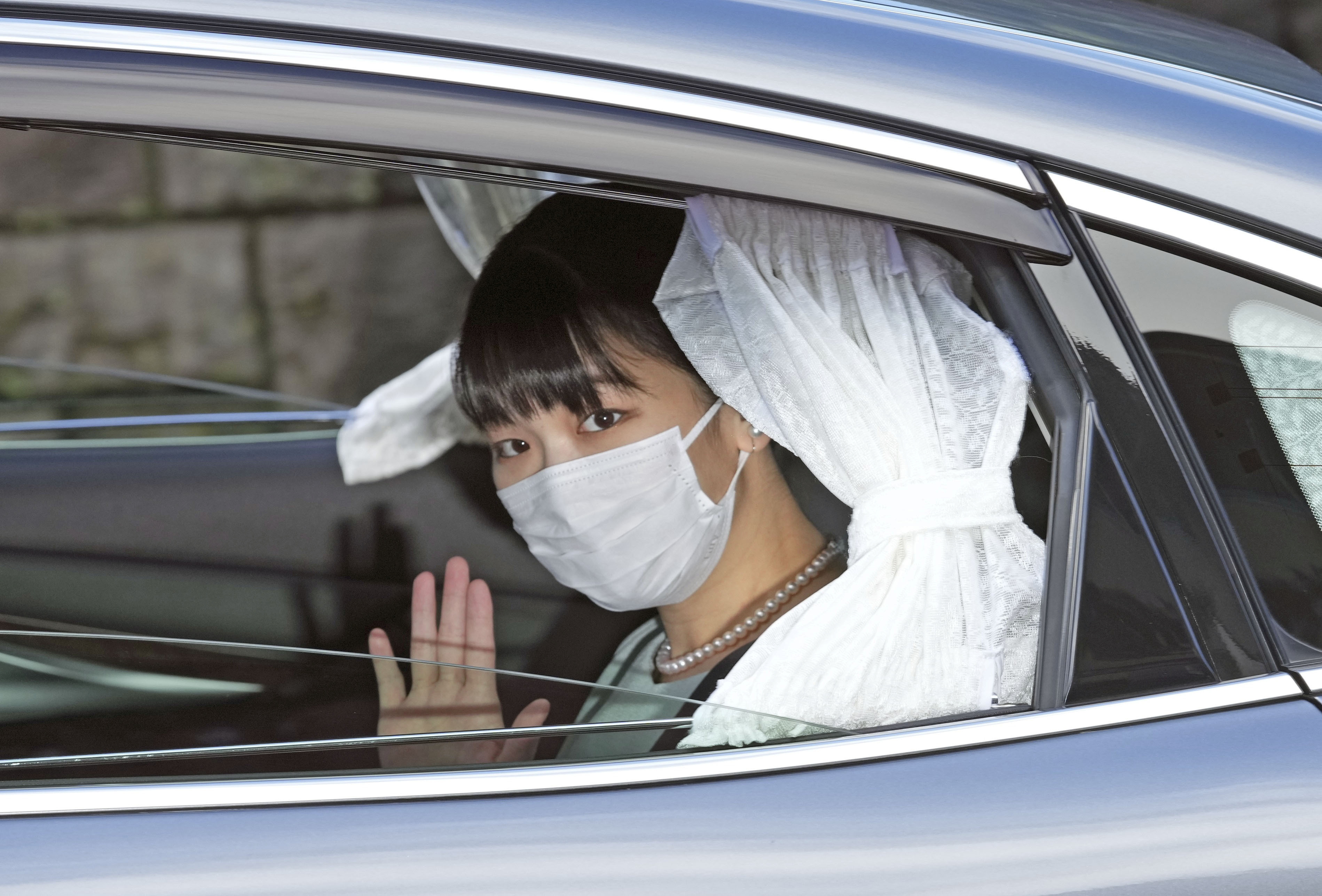image Overcoming scandal and PTSD, Japan&#8217;s Princess Mako finally marries college sweetheart