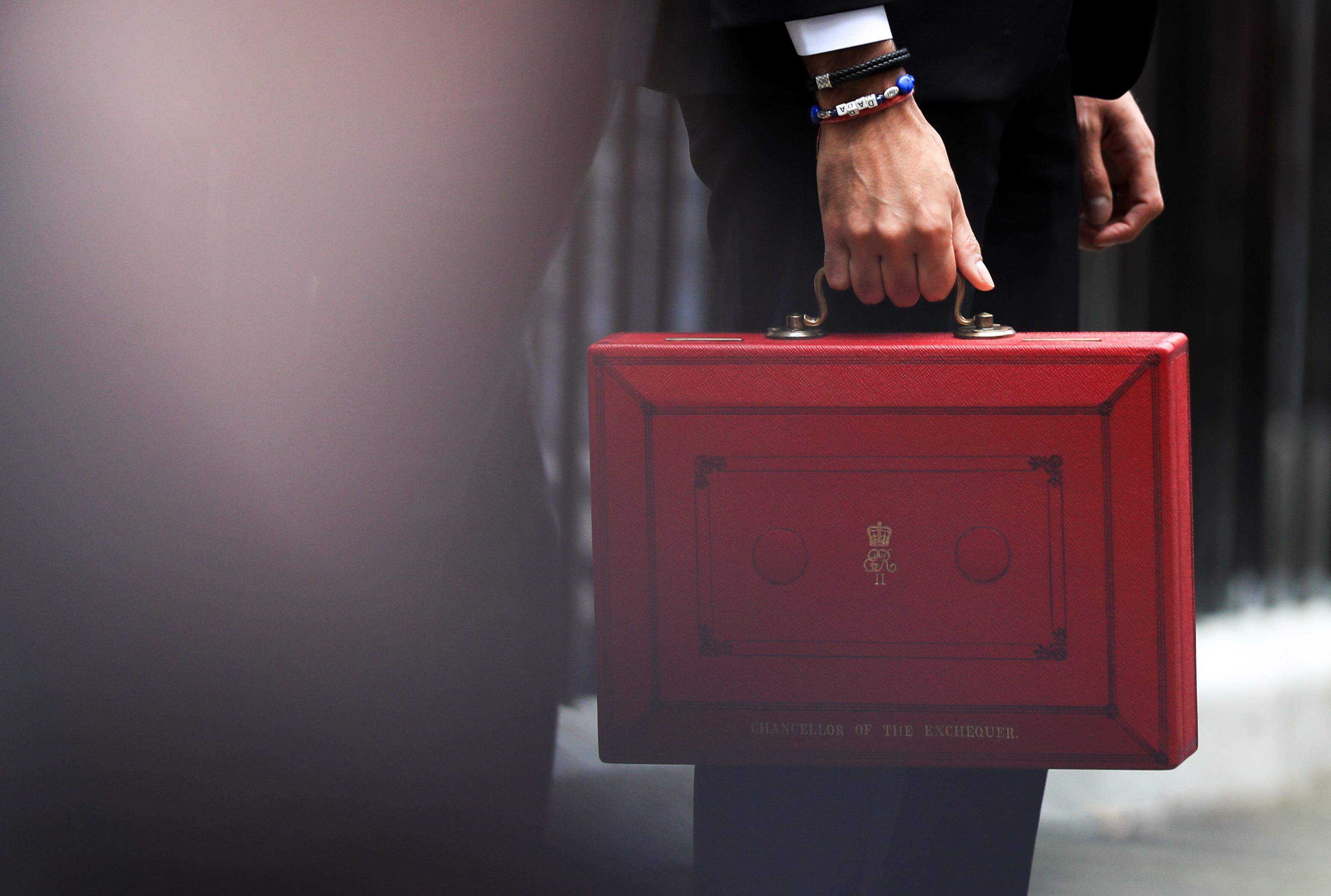 image Sunak announces UK growth upgrade, pledges to control inflation