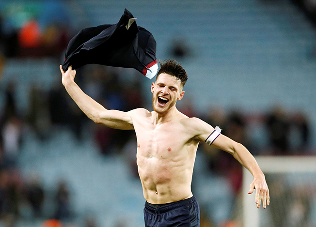 image West Ham crush 10-man Villa, Leeds beat Norwich