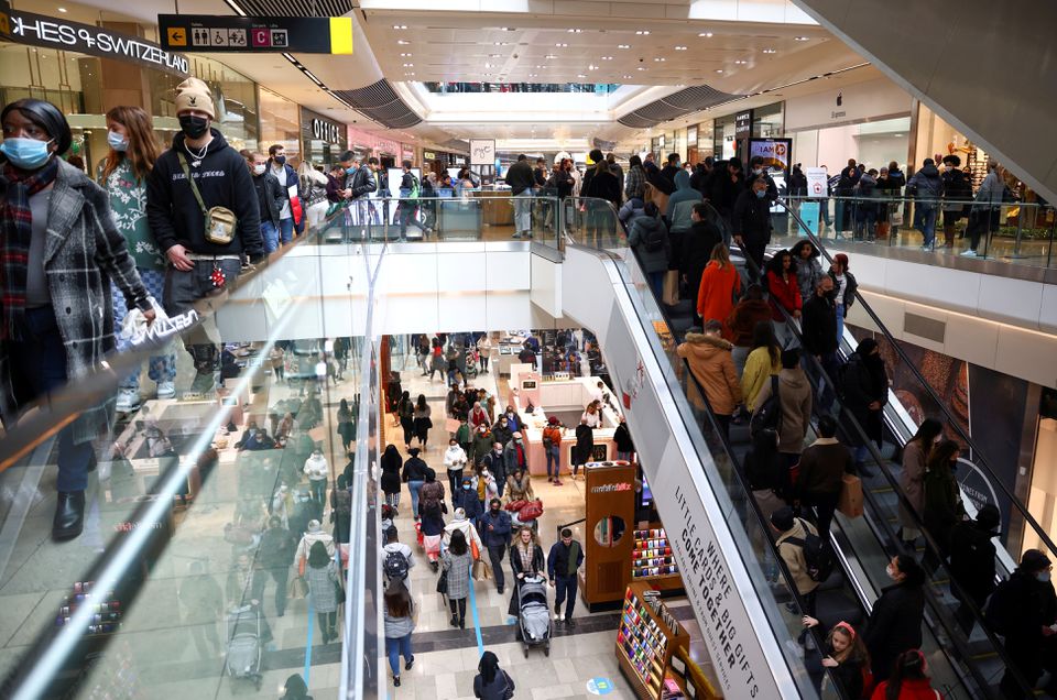 image Don&#8217;t panic buy for Christmas, Britain says after port chaos