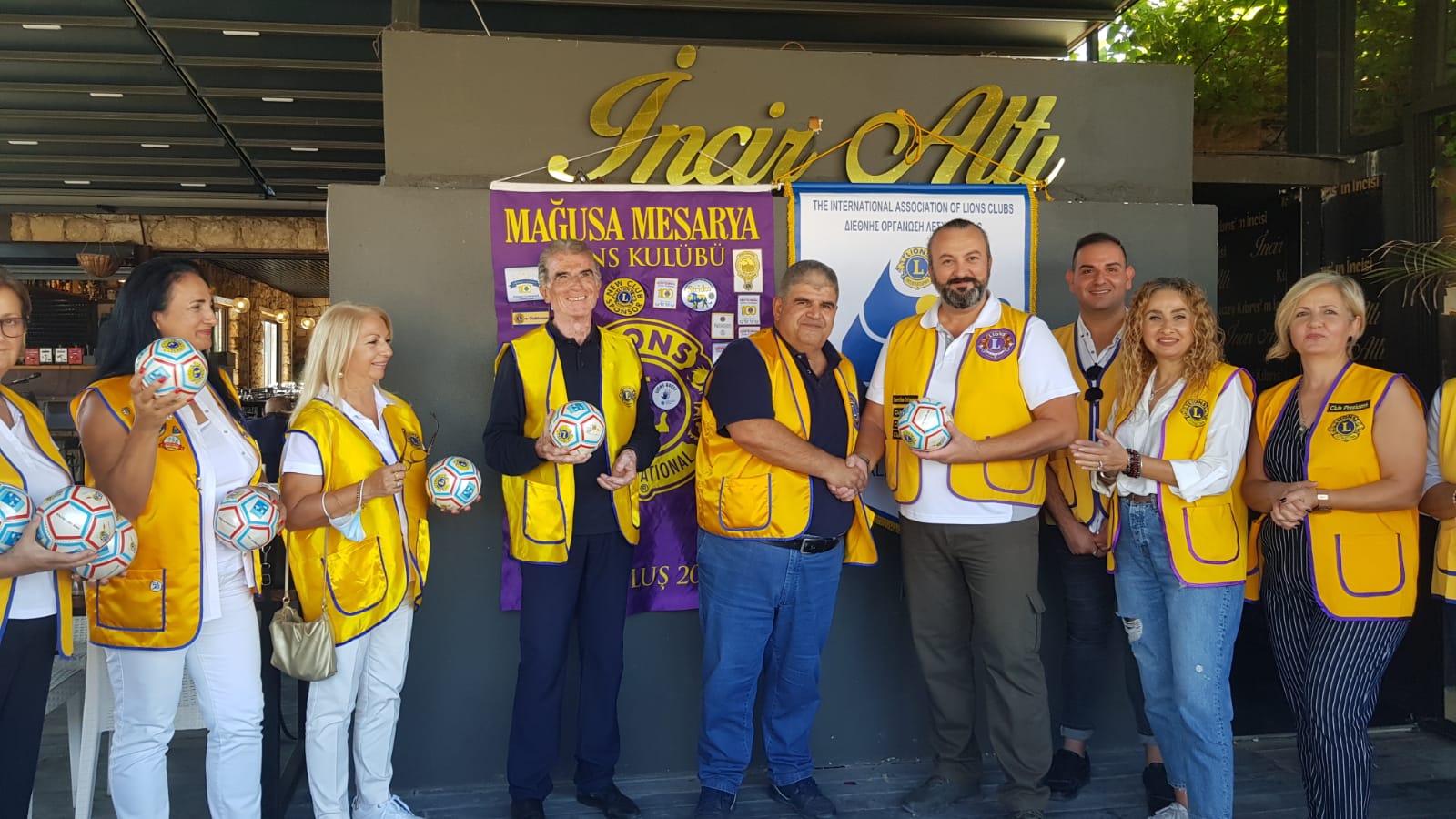 image Lions groups in bicommunal meeting in aid of visually impaired