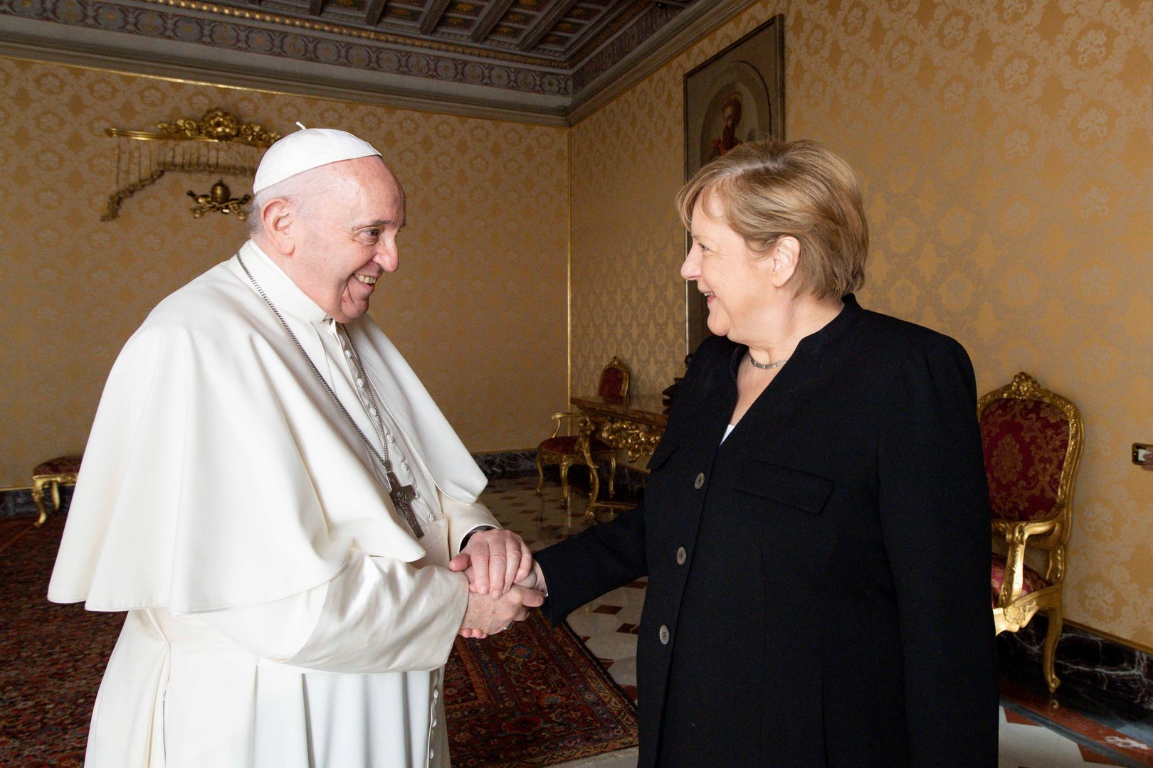image Merkel and Pope discuss climate change in farewell visit