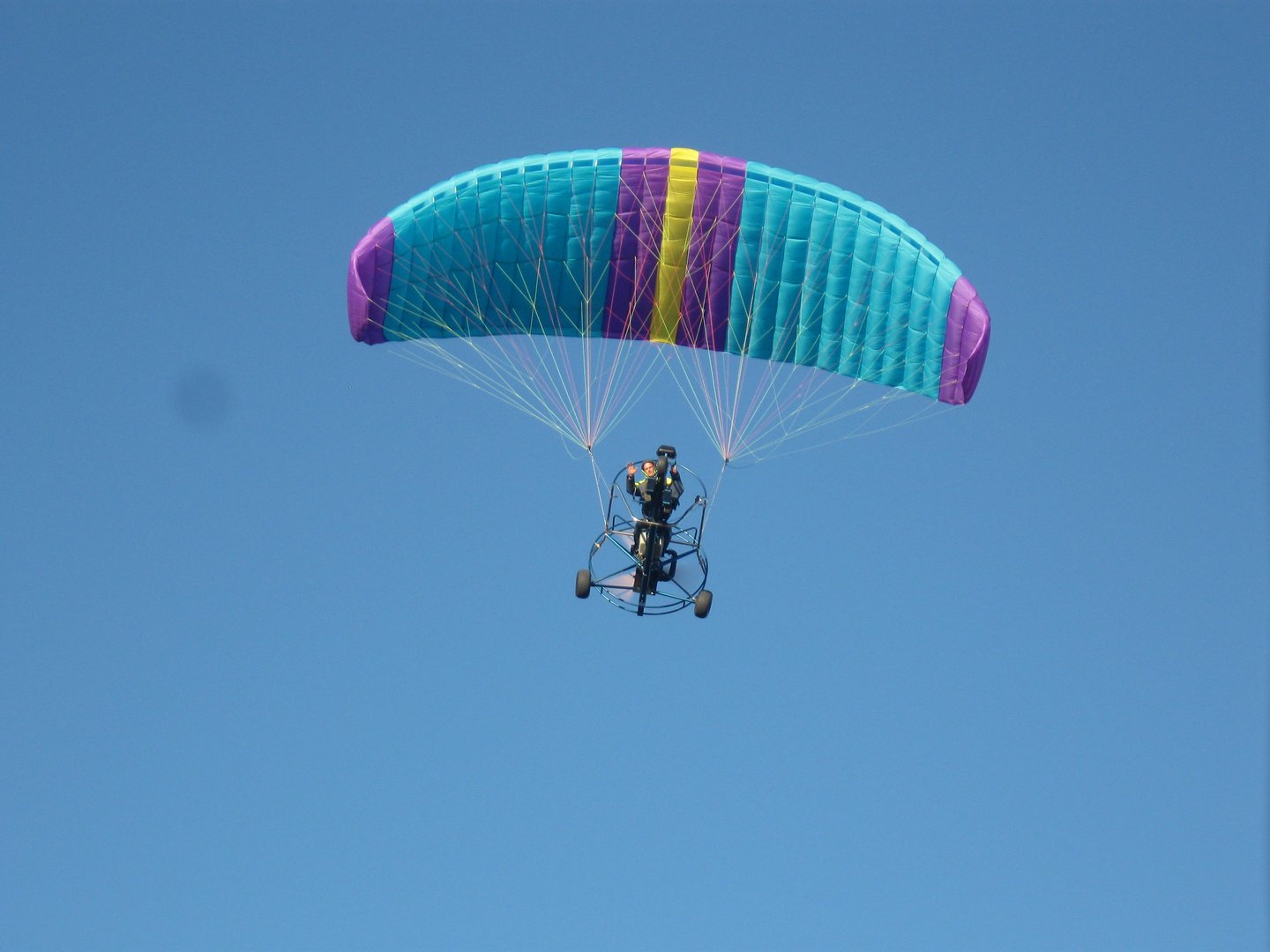 image Rescue operation launched after motorised parachutist crashes