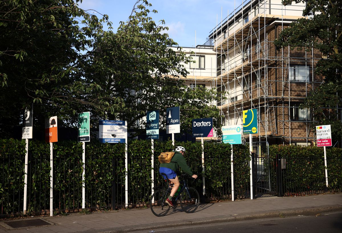 image Asking prices for UK homes rise in unison for 1st time in 14 years