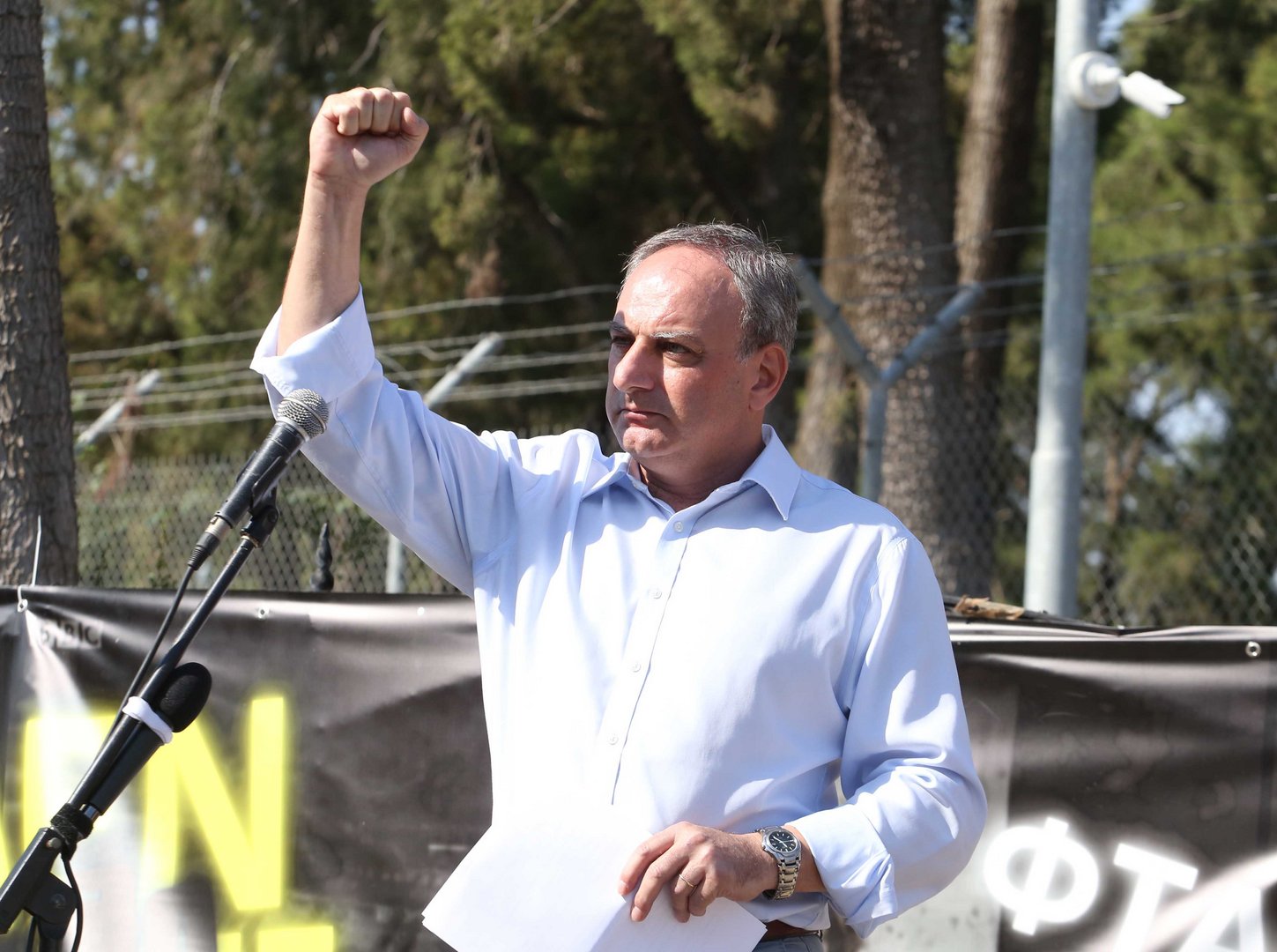 image Turkey’s CHP leader Ozel walks out of Stefanou New York speech