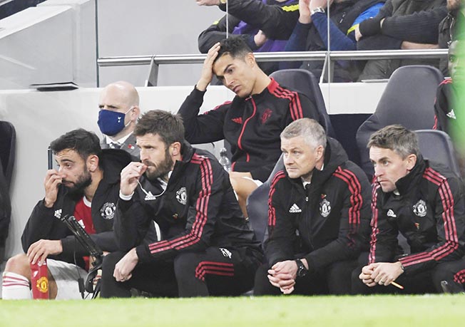image Carrick calls for focus after emotional few days at Man United