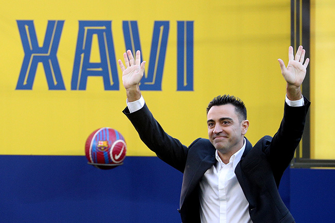 image Barca unveil Xavi as new manager in front of thousands