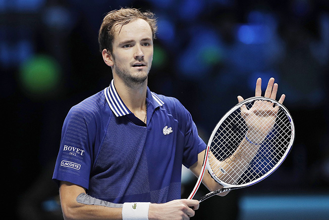 image Medvedev serves up Ruud awakening to reach ATP final