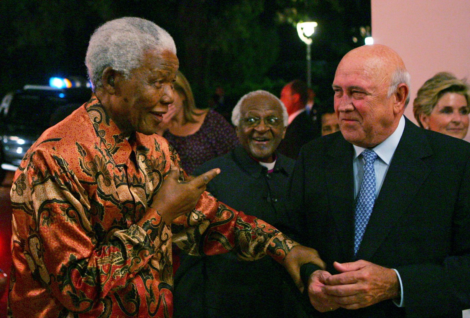 image S.Africa&#8217;s last white president, FW de Klerk, dies at home