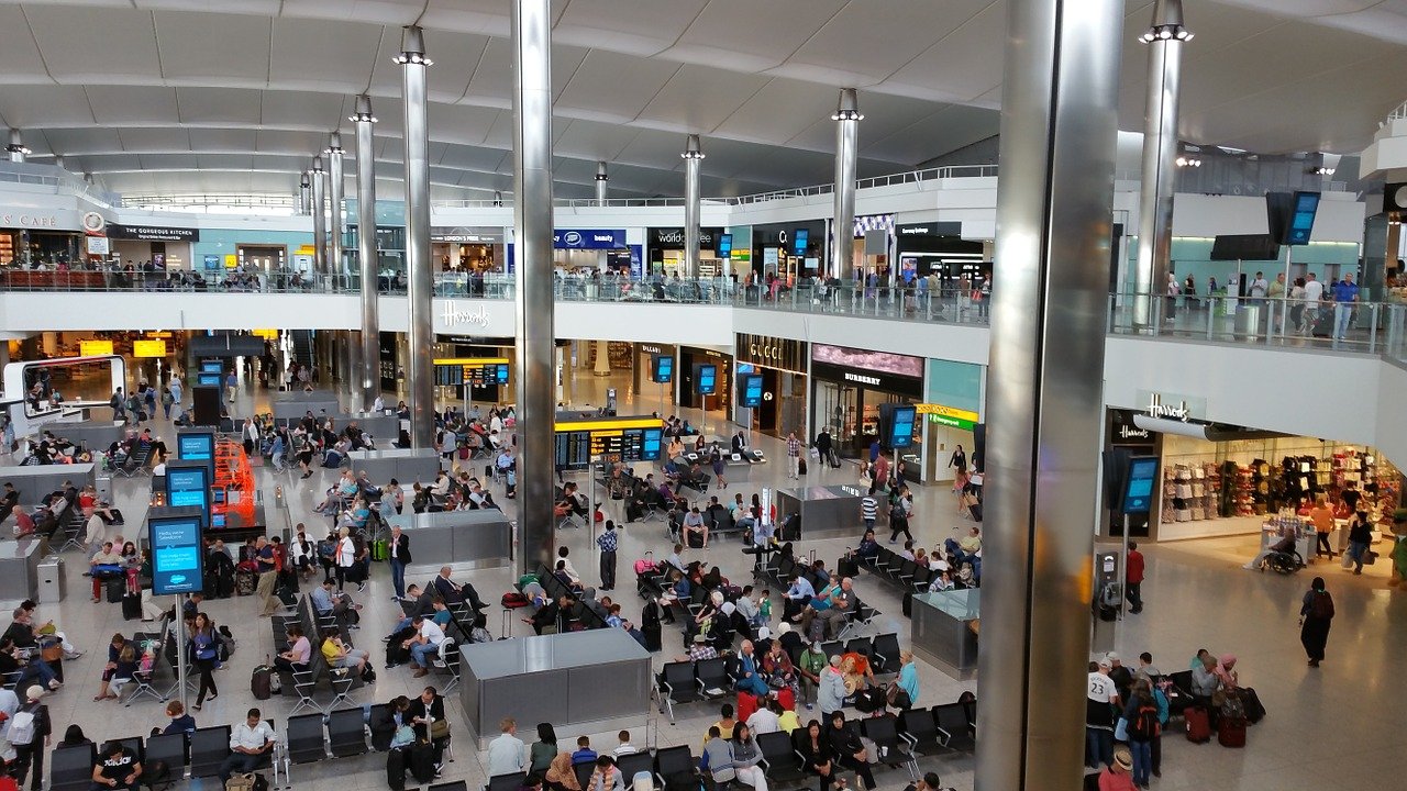 image Coronavirus: Tweak to UK rules means vaccinated passengers could have to self isolate