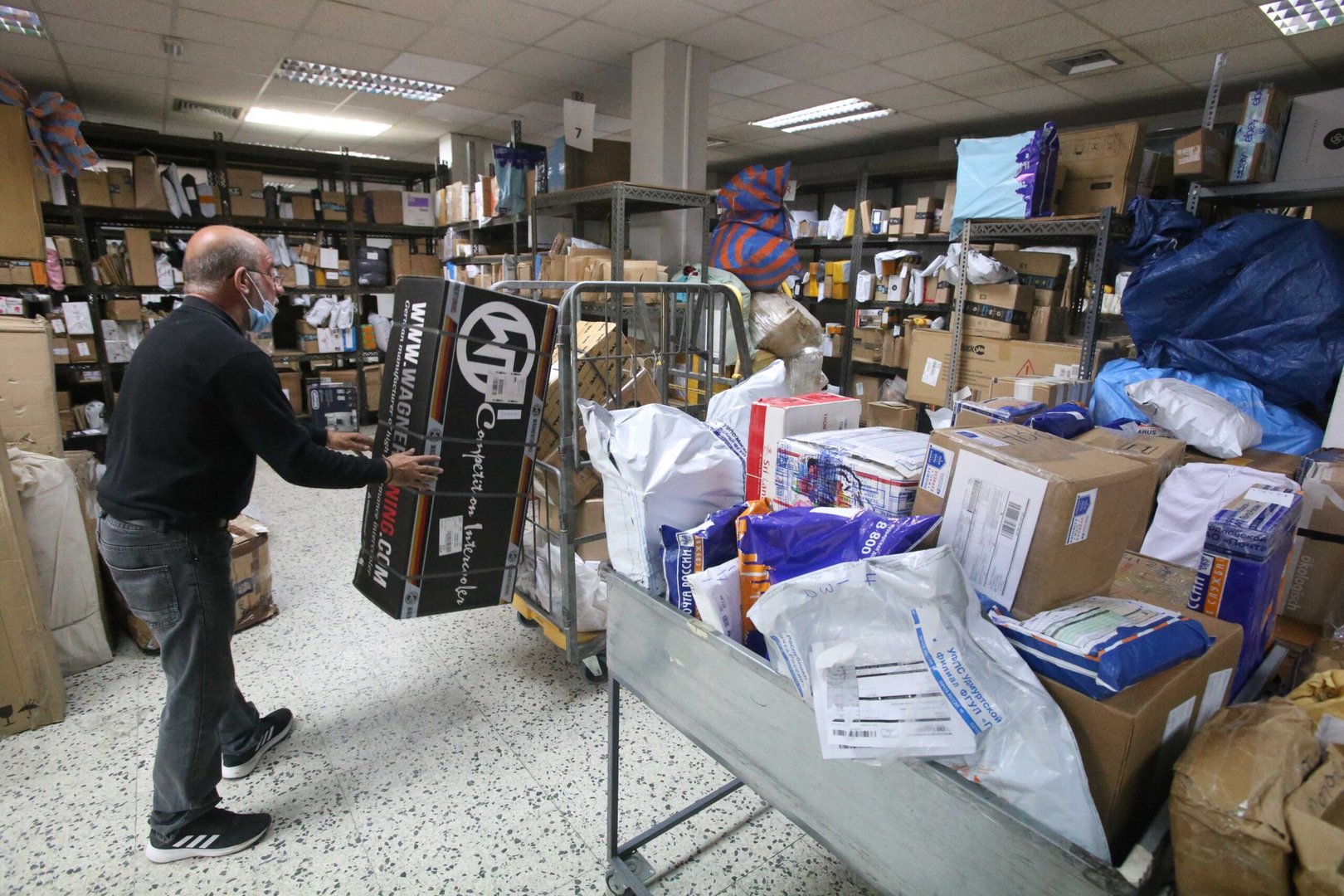 image Place Christmas online orders now, Post Office urges