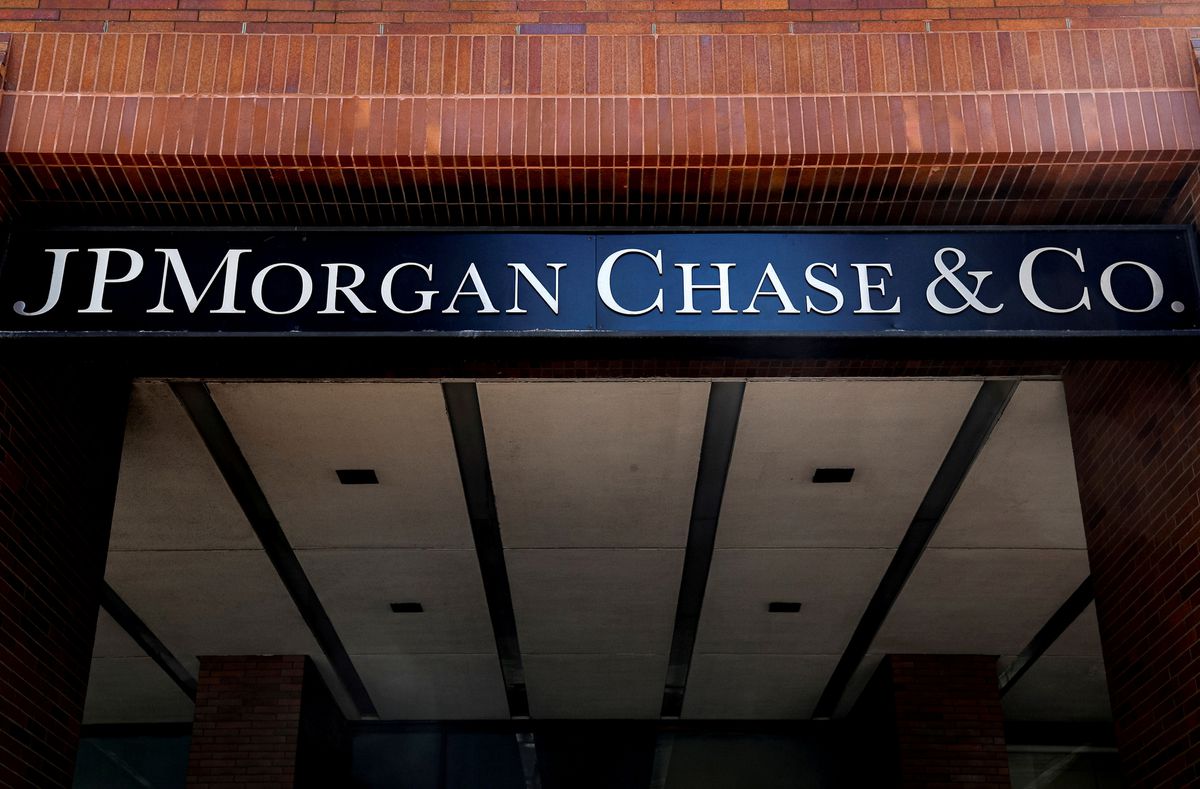 image JPMorgan grants Hong Kong staff up to $5,000 for hotel quarantine