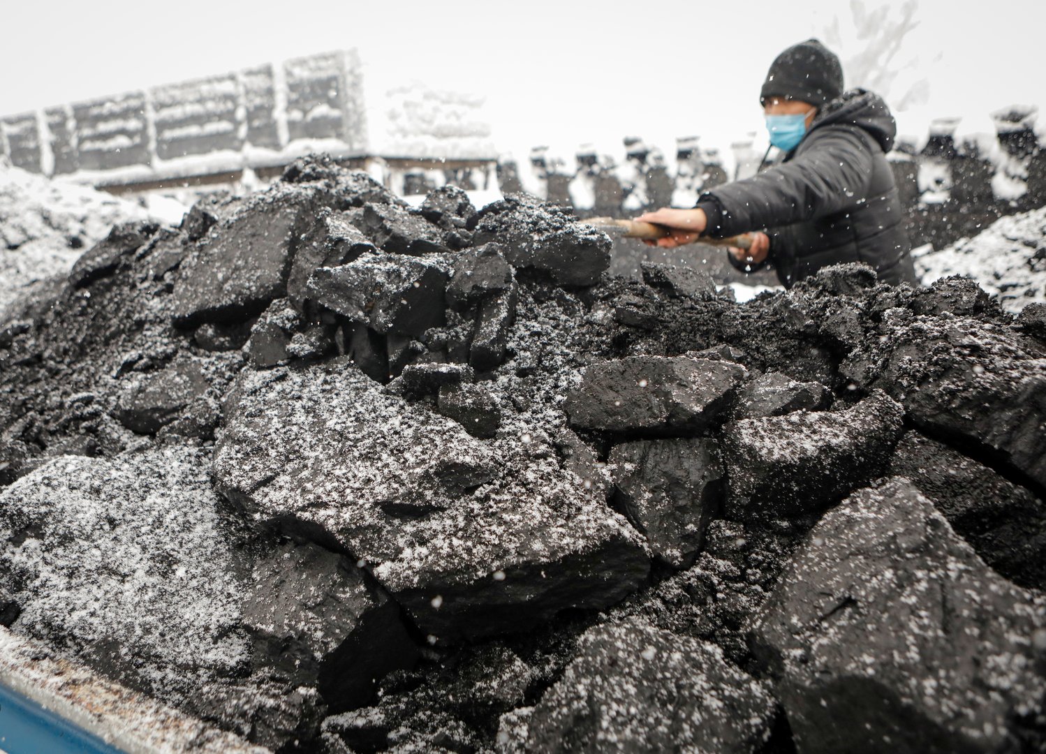 image Carbonised: Kyrgyz government hands out cheap coal amid energy crunch