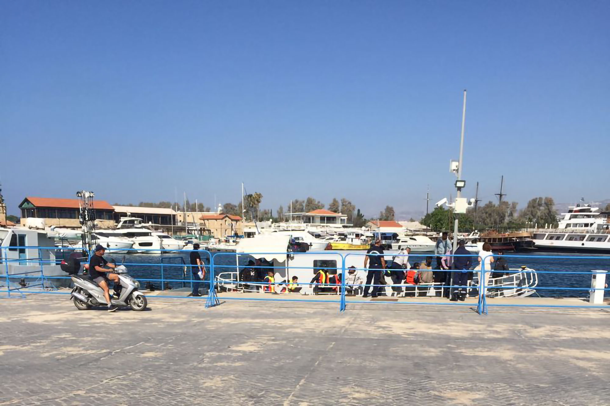 image Greeks fleeing Ukraine could settle in Paphos, mayor suggests