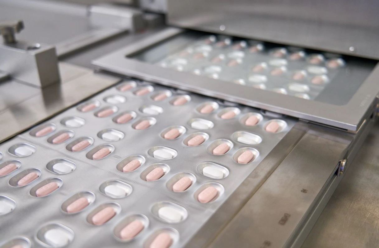 image Pfizer signs $5.3 billion COVID-19 pill deal with US govt