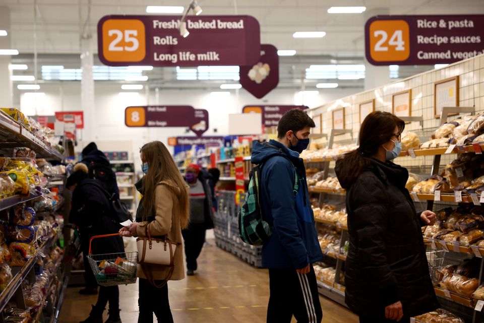 image UK shoppers shrug off inflation worries to pick up their spending
