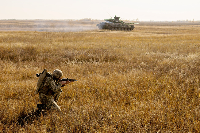 image US tells Russia to pull back from Ukraine or face painful sanctions