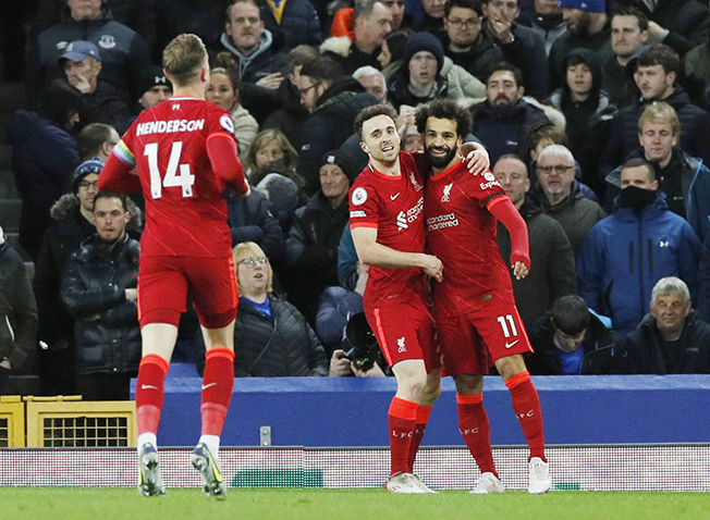 image Liverpool stroll to derby victory, wins for Chelsea and City