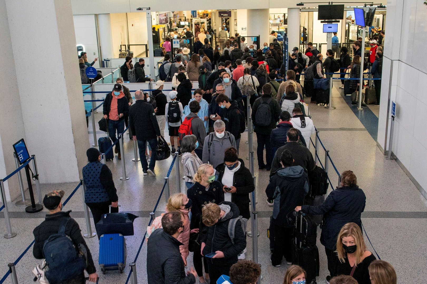 image New US Covid-19 international travel testing rules take effect Monday