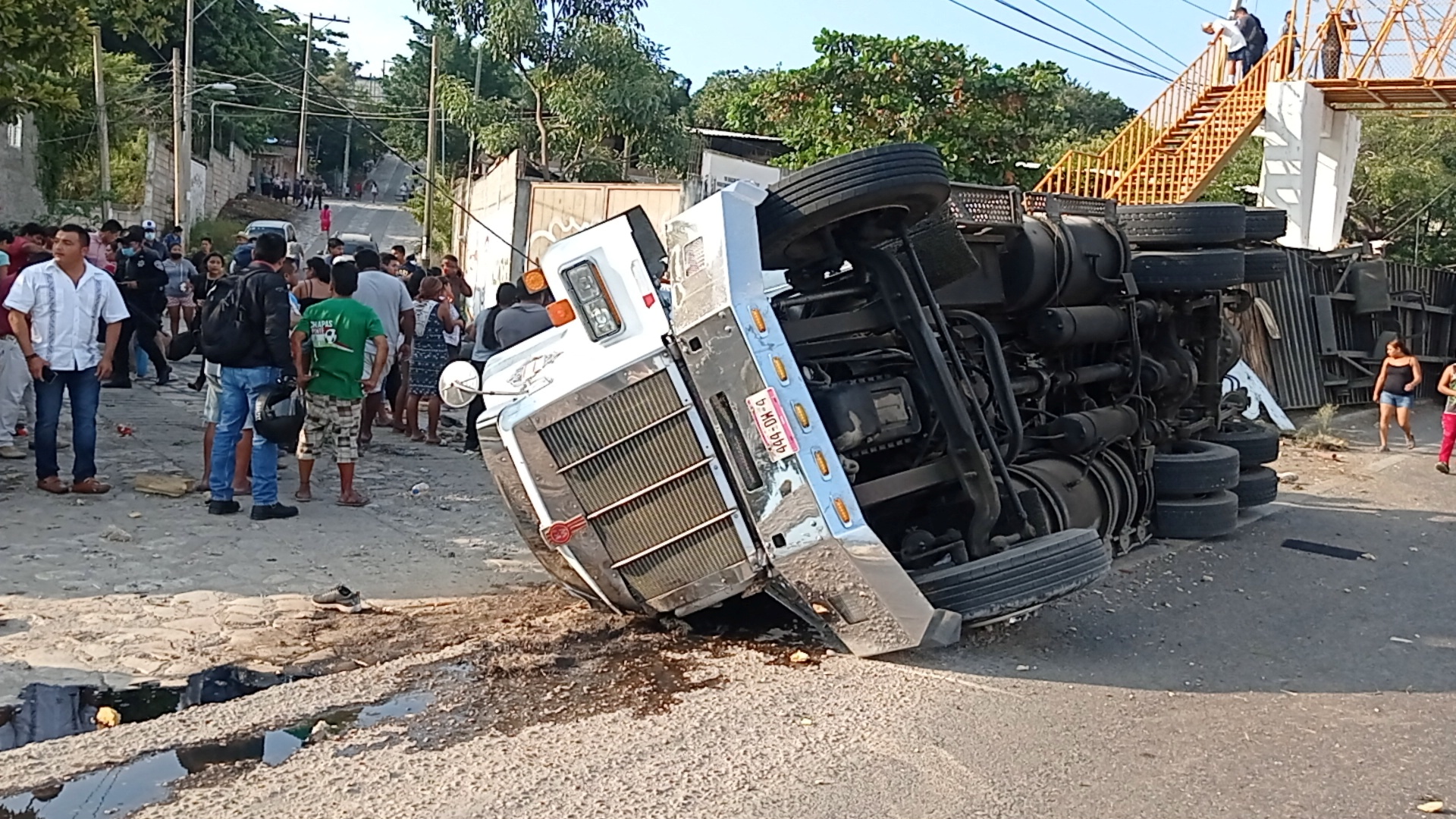 image Most of 54 dead in Mexico truck crash were from Guatemala, Mexico says