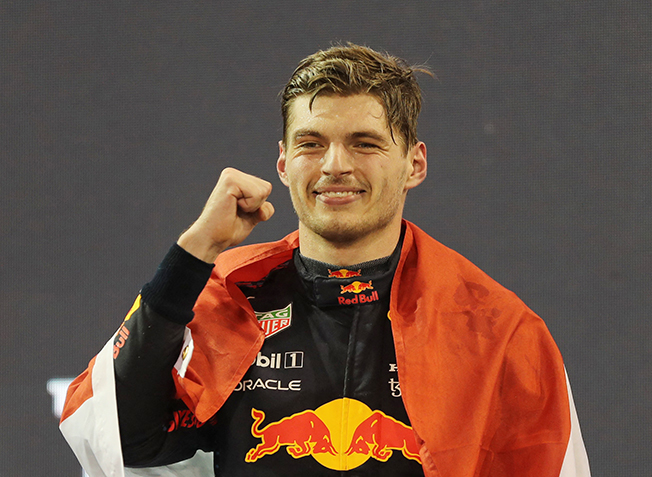 image Verstappen wins F1 title after last lap drama